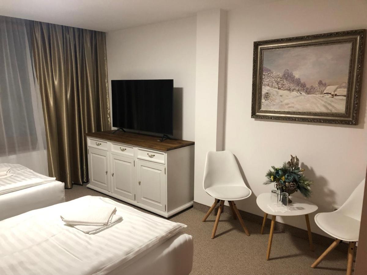 Hotel Galeria Pezinska Baba Пежинок Екстериор снимка