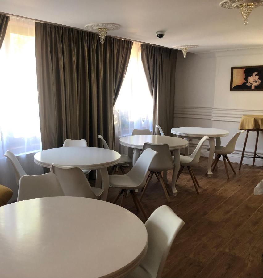 Hotel Galeria Pezinska Baba Пежинок Екстериор снимка