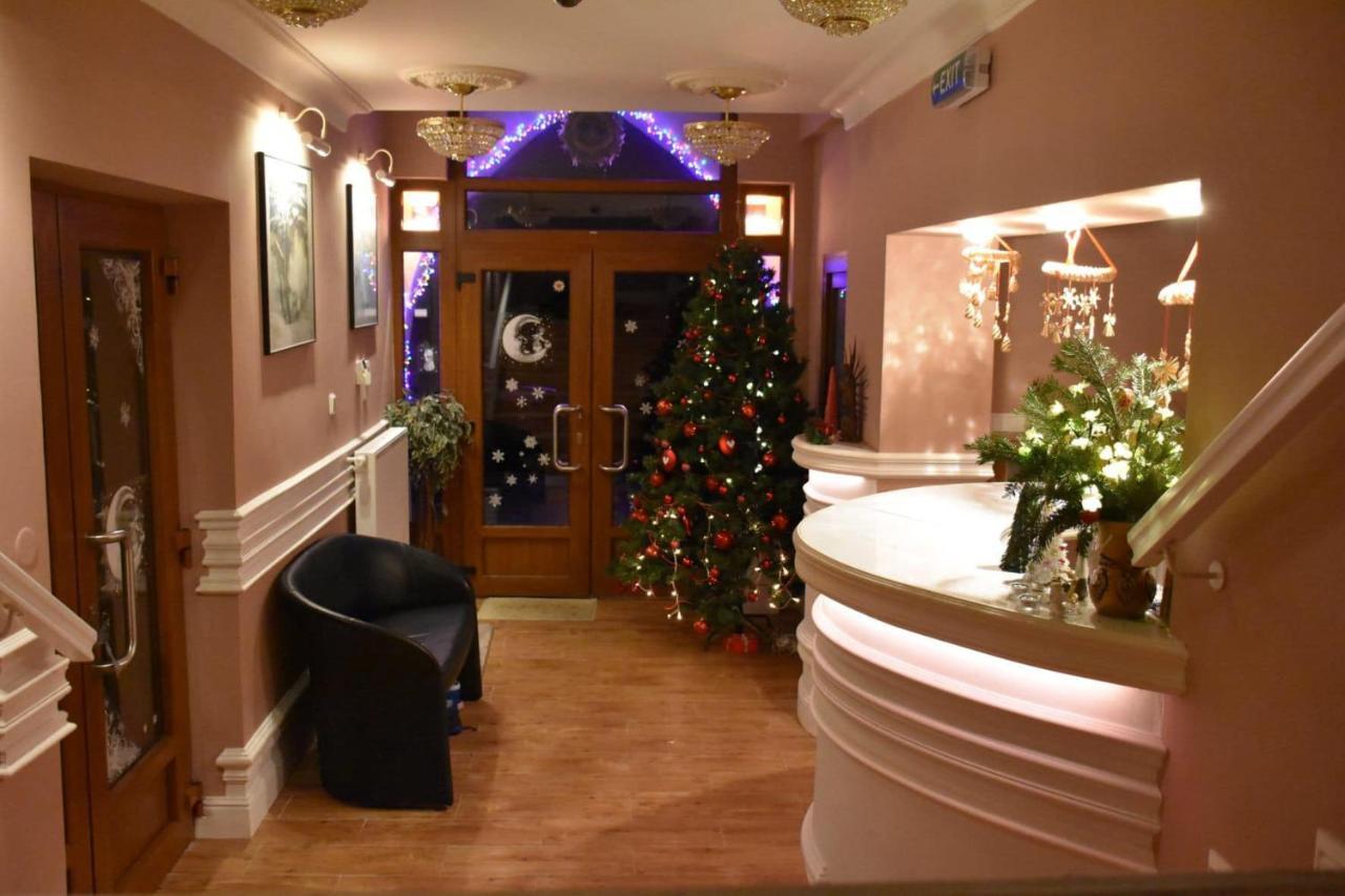 Hotel Galeria Pezinska Baba Пежинок Екстериор снимка