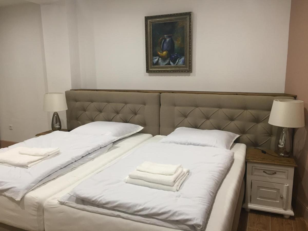 Hotel Galeria Pezinska Baba Пежинок Екстериор снимка